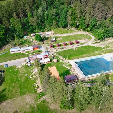 Karavan 3 V Arealu Koupaliste Bystre V Orlickych Horach Dış mekan fotoğraf