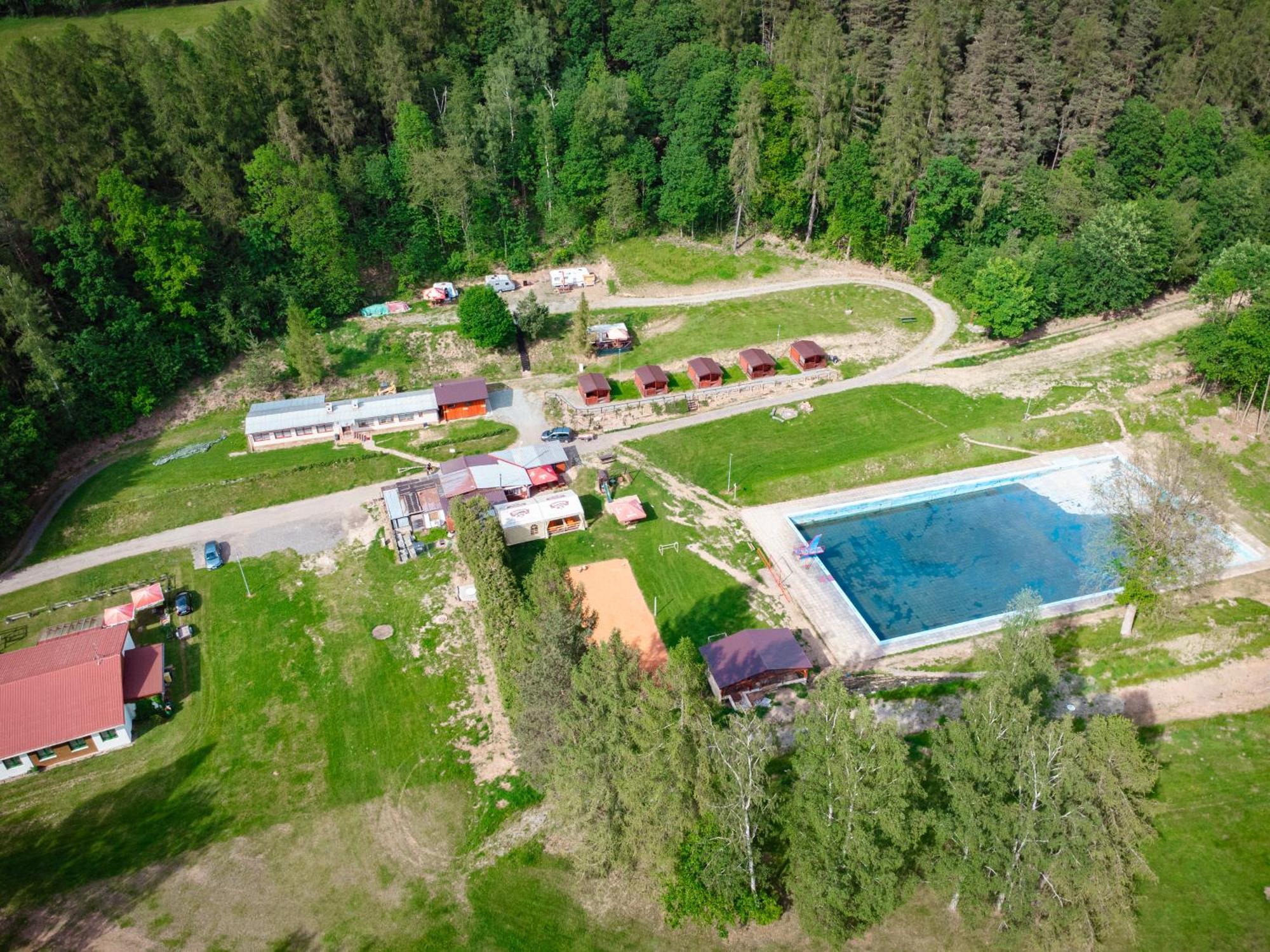 Karavan 3 V Arealu Koupaliste Bystre V Orlickych Horach Dış mekan fotoğraf